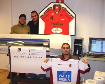 Seripalma Relies on the VersaCAMM to Create Custom Heat Transfers for Spanish Football League Shirts